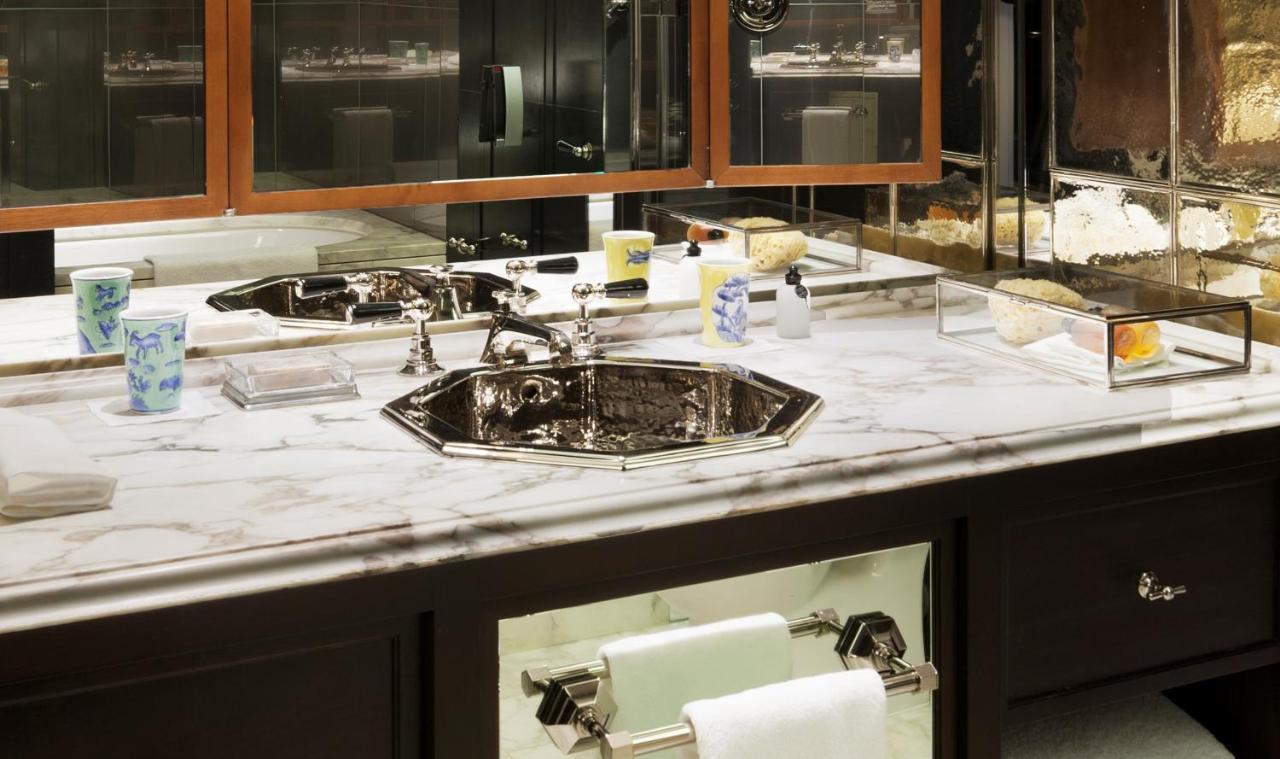 찬서리 코트 호텔, 런던 외부 사진 A bathroom vanity