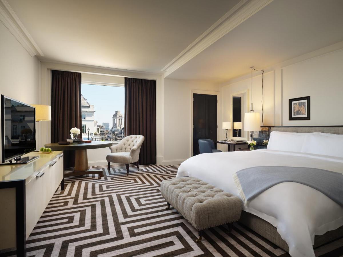 찬서리 코트 호텔, 런던 외부 사진 A bedroom at The St. Regis Paris