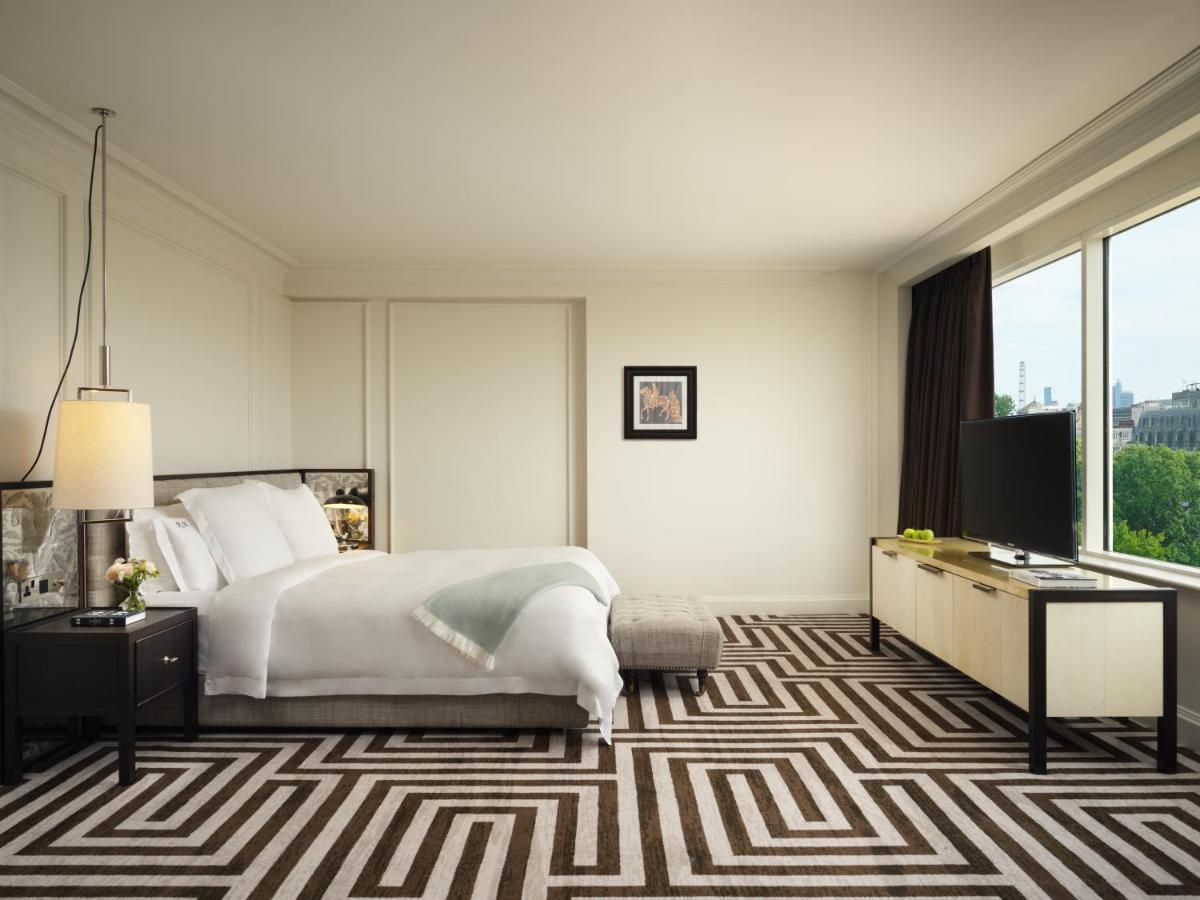 찬서리 코트 호텔, 런던 외부 사진 A bedroom at The Pierre