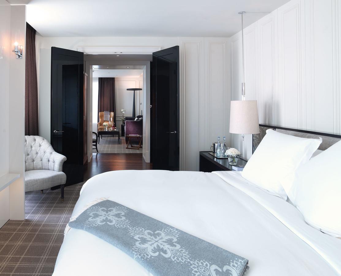 찬서리 코트 호텔, 런던 외부 사진 A bedroom at The Ivy Hotel